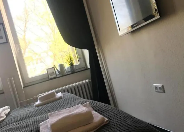 Hamburg Room 2*