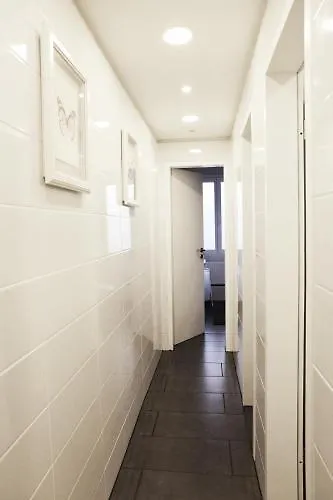 Hamburg Room Гамбург